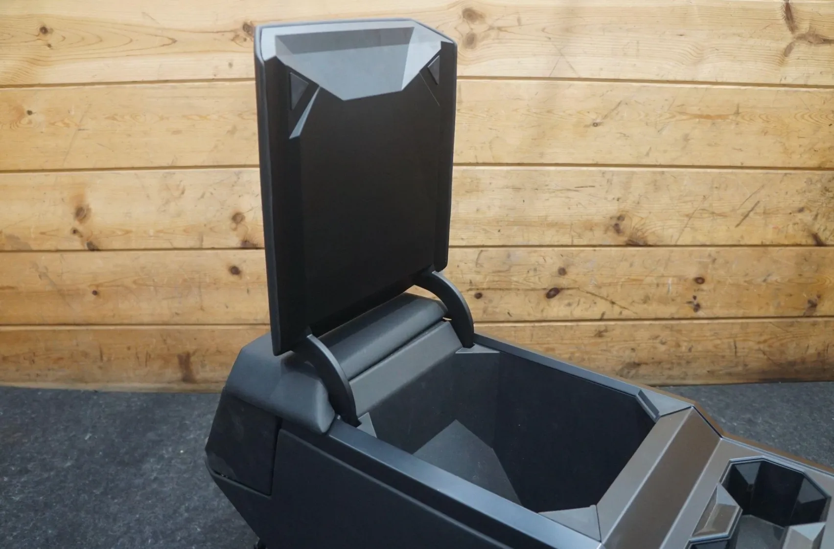 1850239-31-E Збірка центральної консолі CENTER CONSOLE ASSEMBLY