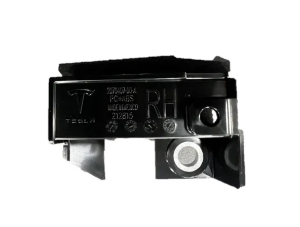 2076407-00-A Кутовий кронштейн декоративної накладки боковини кузова — права сторона BED SIDE APPLIQUE CORNER BRACKET – RIGHT HAND