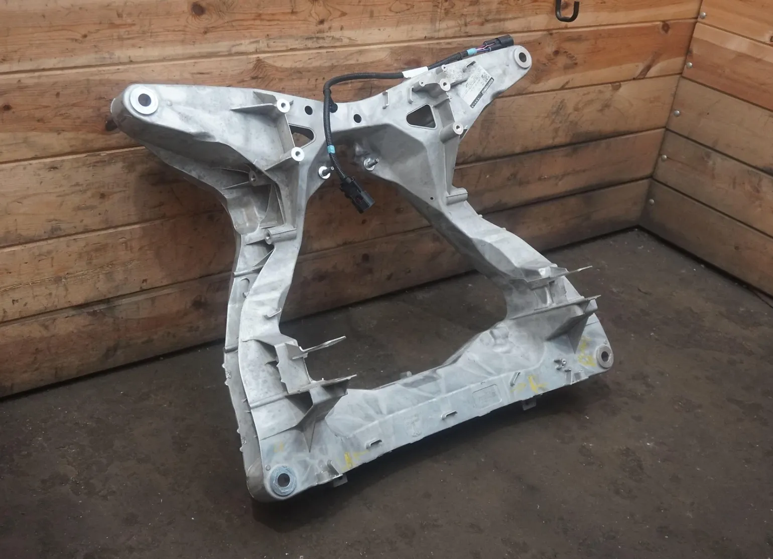 1250562-00-E Задній підрамник REAR SUBFRAME