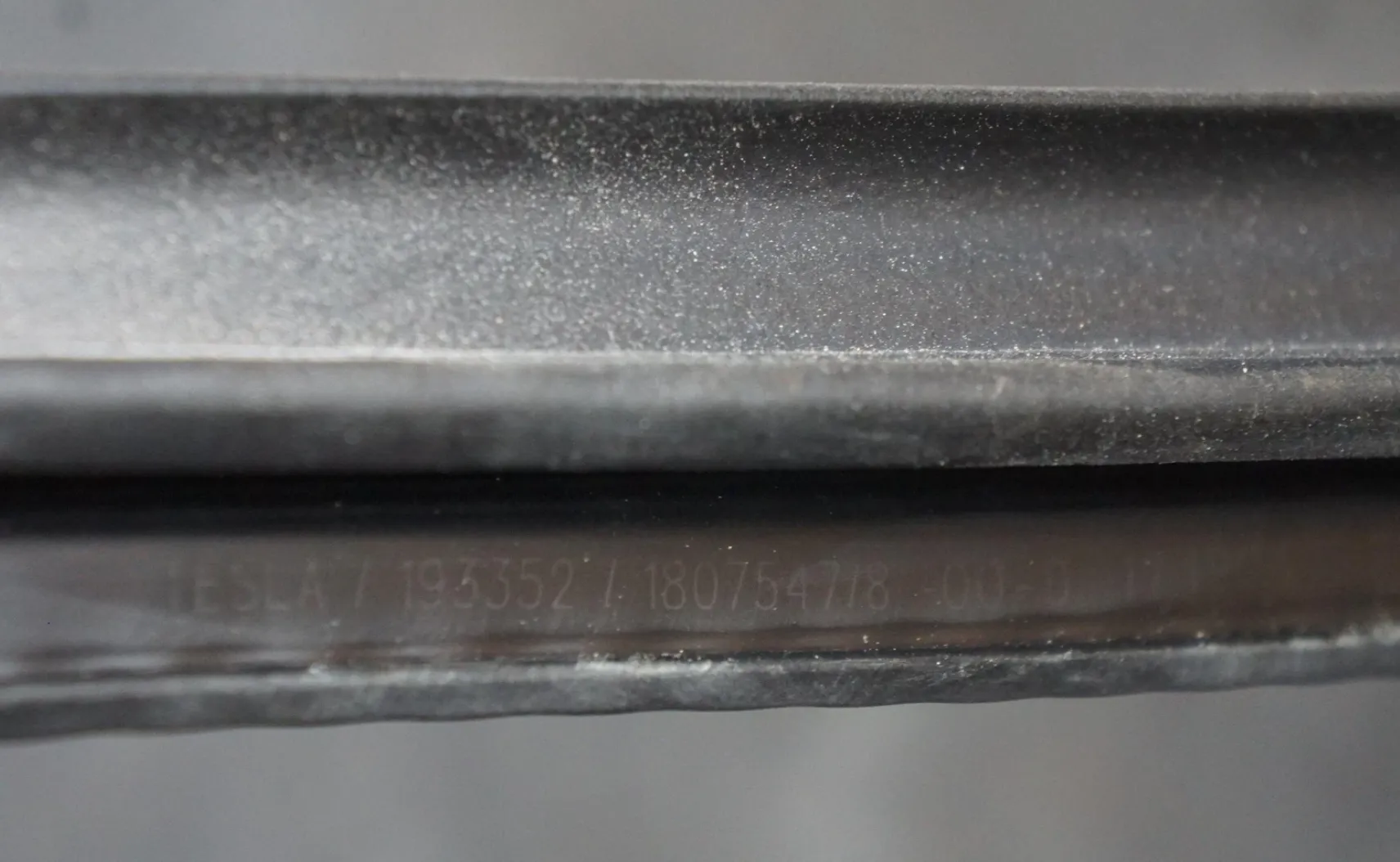 1807548-00-E Основний ущільнювач кузова задній правий PRIMARY BODY SEAL – REAR – RIGHT HAND