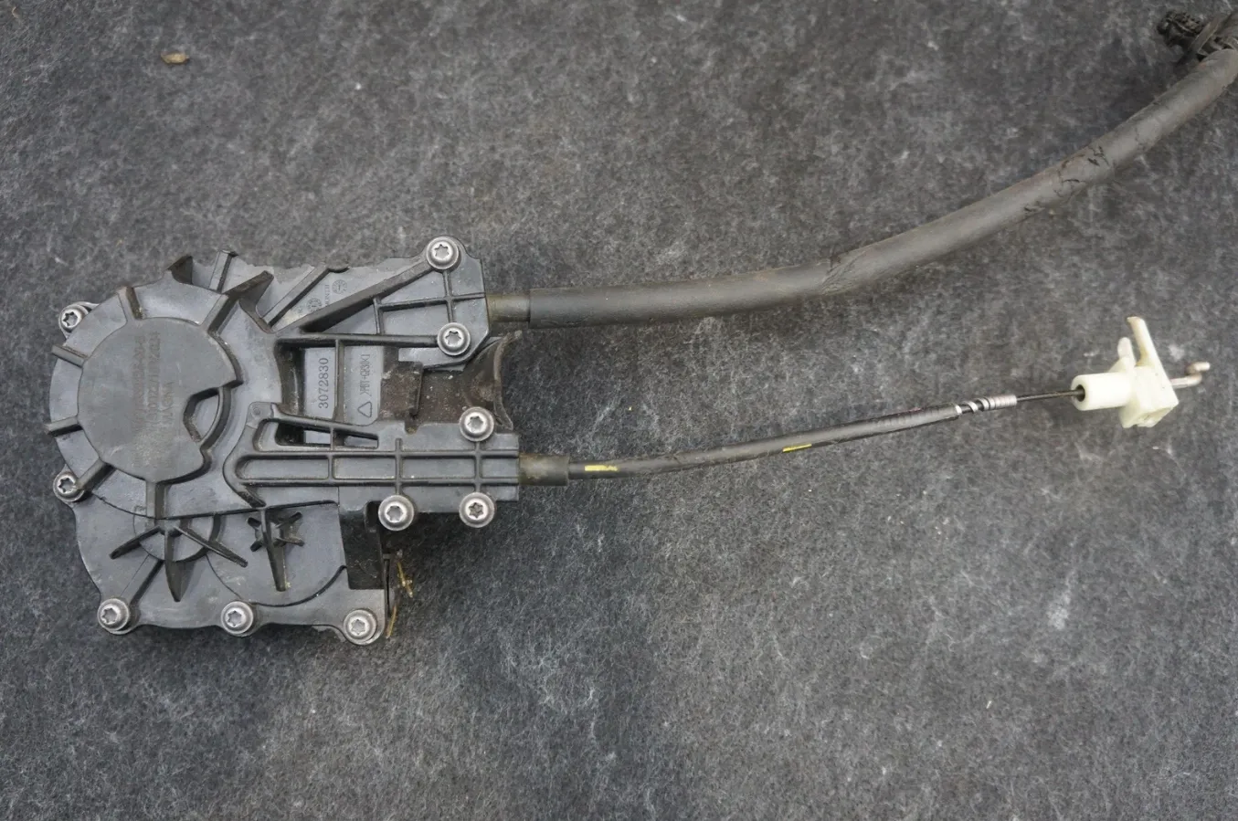 1852435-00-B Привід замка капота HOOD LATCH ACTUATOR