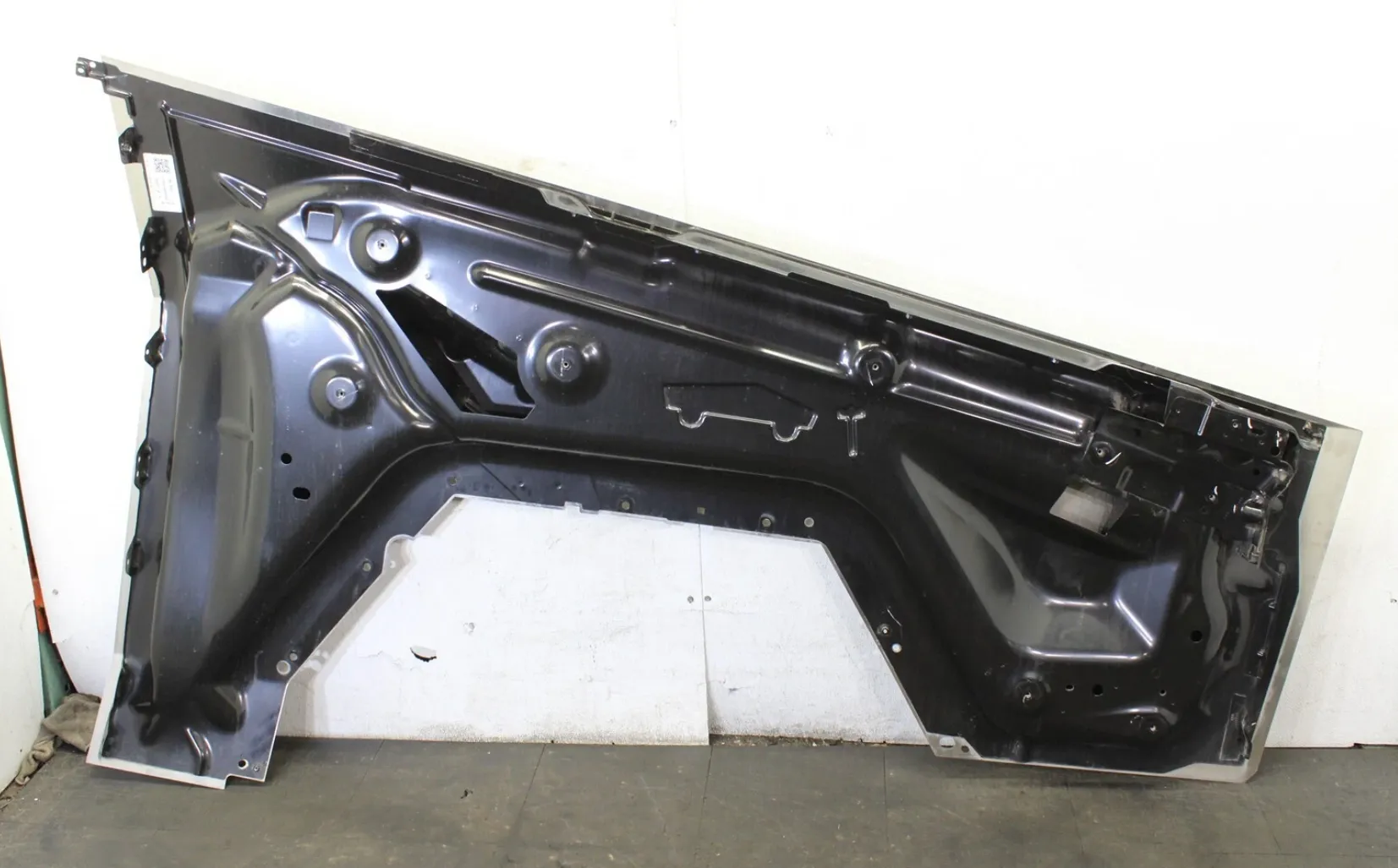 1928317-90-A Збірка правої зовнішньої панелі кузова вантажної частини ASSEMBLY – BED SIDE OUTER – RIGHT HAND