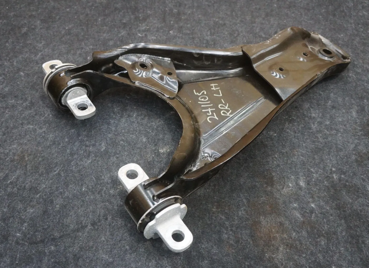 1250421-00-C Верхній задній важіль підвіски в зборі ліва сторона REAR UPPER ARM ASSEMBLY – LEFT HAND