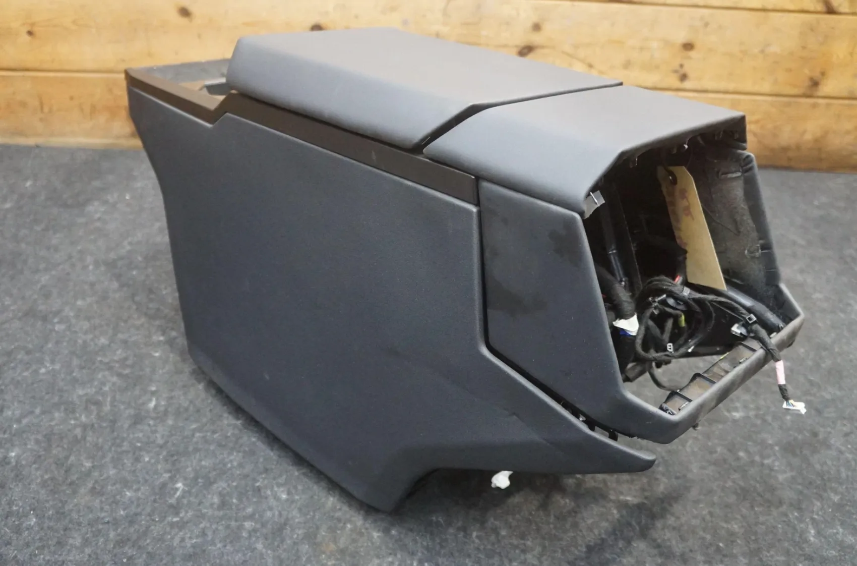 1850239-31-E Збірка центральної консолі CENTER CONSOLE ASSEMBLY