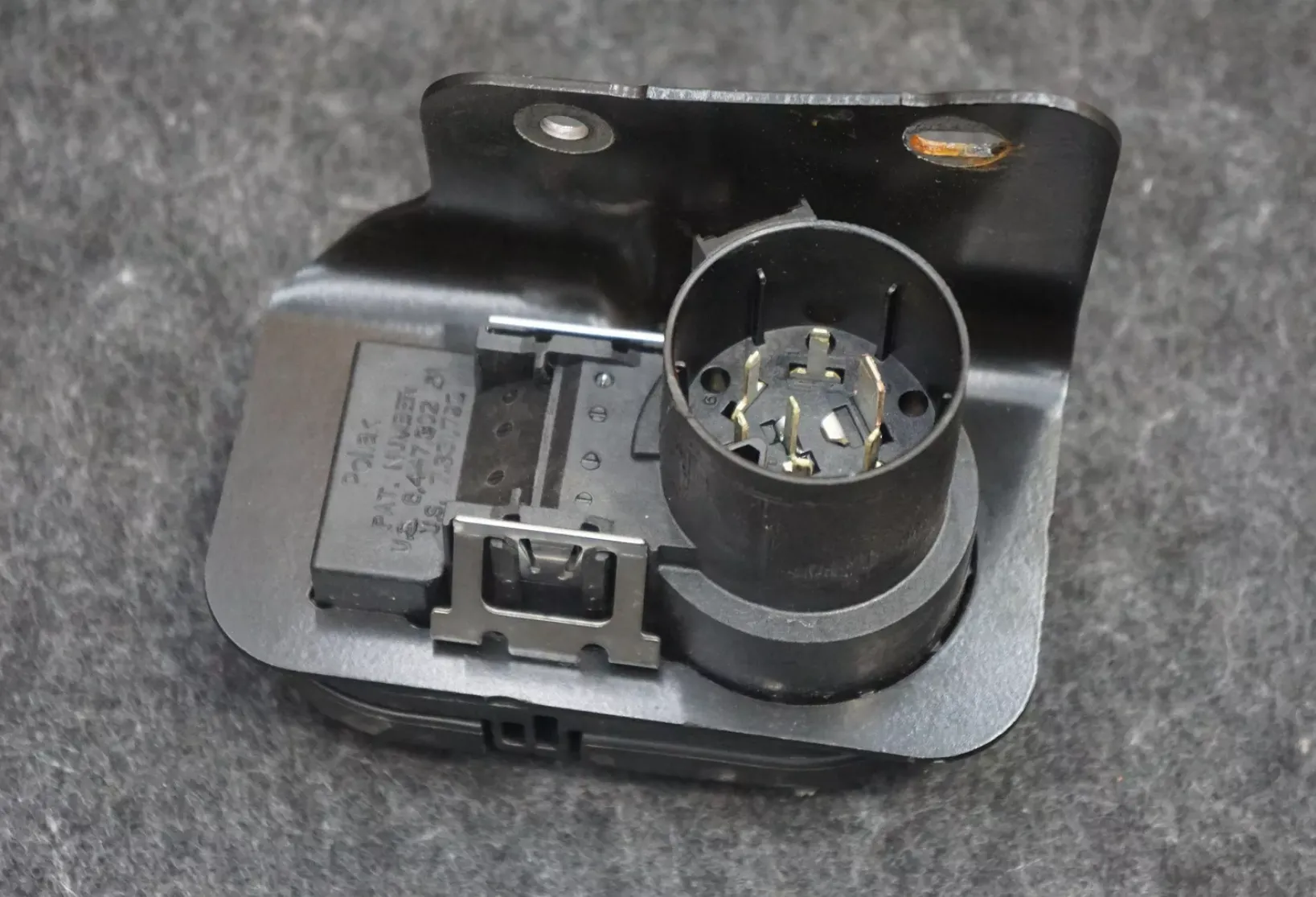 1913331-00-B Роз’єм підключення причепа TRAILER CONNECTION SOCKET