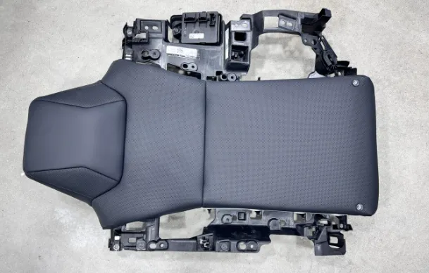 4098873-T1-A Збірка спинки сидіння другого ряду — права сторона SECOND ROW SEAT BACK ASSEMBLY – RIGHT HAND