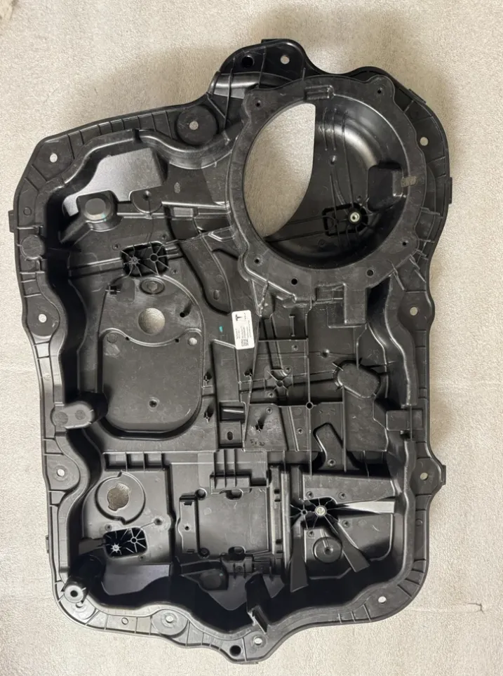 1873116-00-C Закриваюча (завершальна) панель передня ліва CLOSEOUT PANEL – FRONT – LEFT HAND