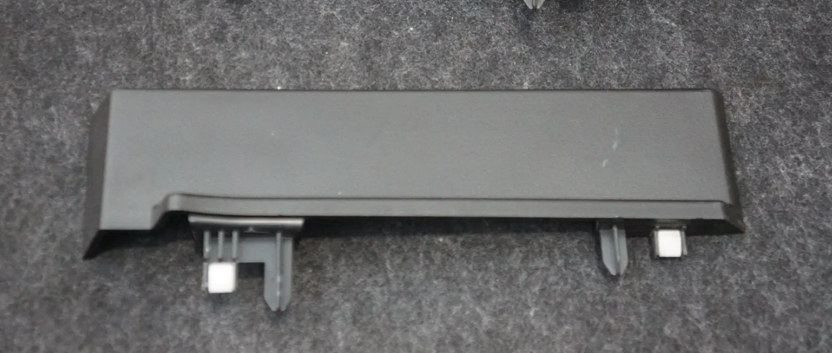 1907623-00-C Ліва збірка декоративної накладки заднього скла BACKLITE APPLIQUE ASSEMBLY – LEFT HAND