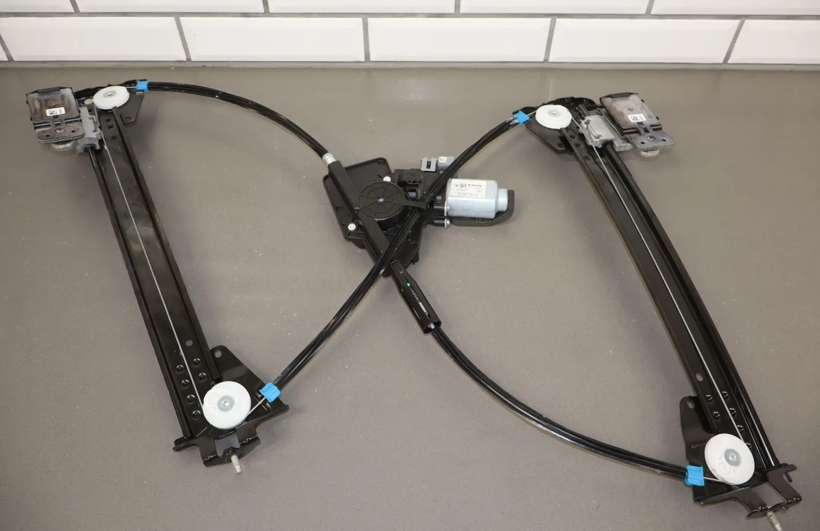 1873121-00-B Механізм склопідйомника передніх правих дверейWINDOW REGULATOR MECHANISM – FRONT – RIGHT HAND