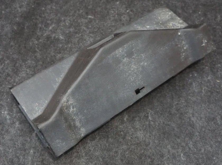 1894877-00-A Накладка на поперечину підйомника сидіння першого ряду FIRST ROW SEAT RISER CROSSMEMBER COVER