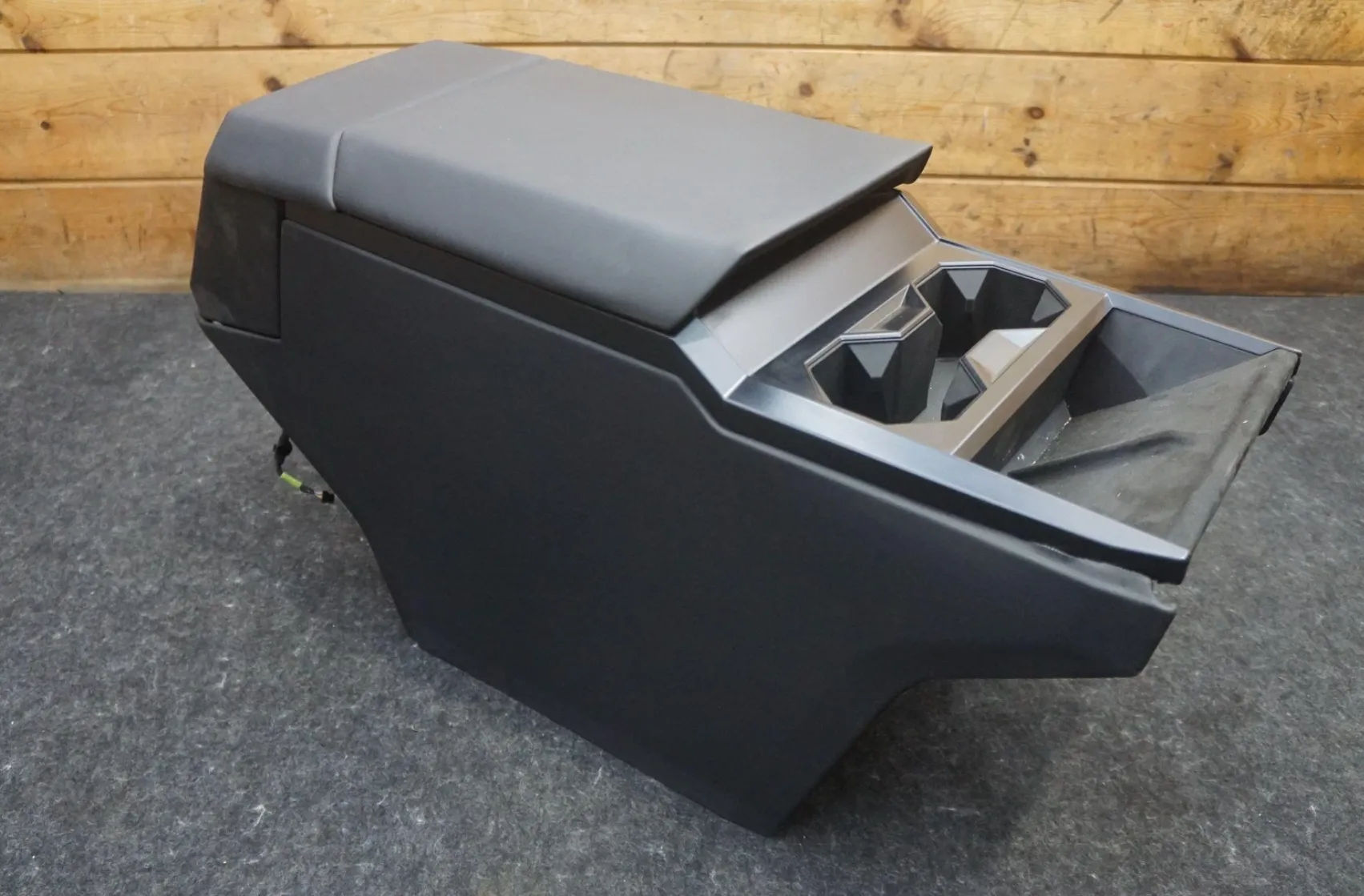1850239-31-E Збірка центральної консолі CENTER CONSOLE ASSEMBLY