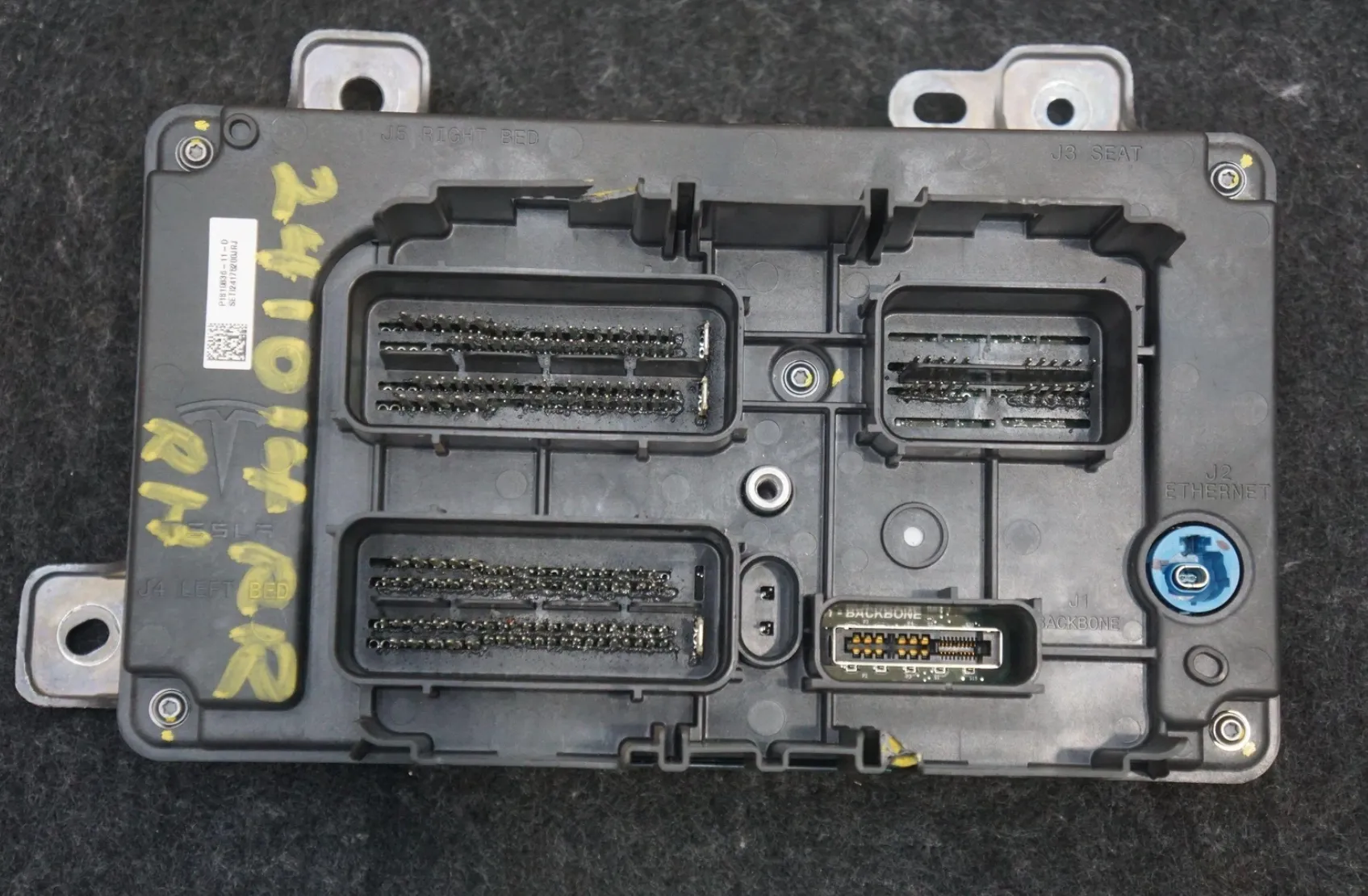 1810836-13-D Контролер середньої напруги — задній MID VOLTAGE REAR CONTROLLER