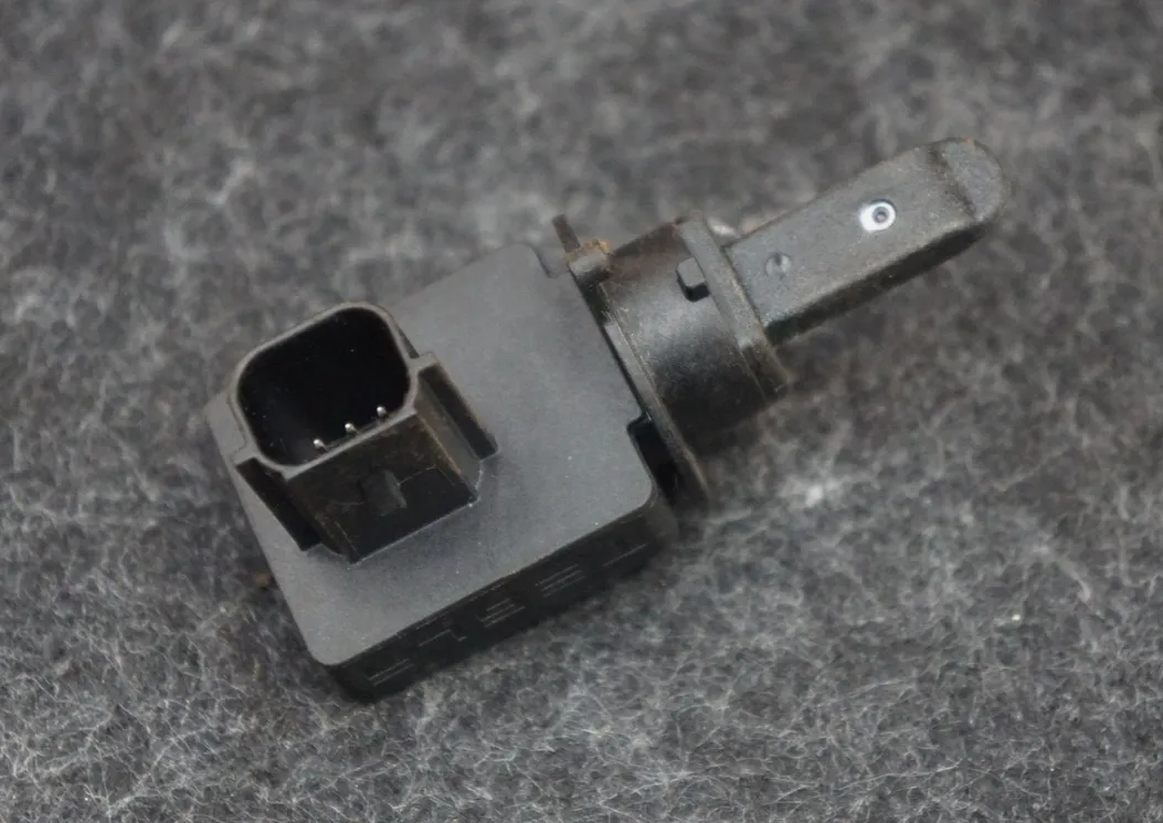 1848948-00-C Датчик відносної вологості та температури SENSOR – RELATIVE HUMIDITY & TEMP