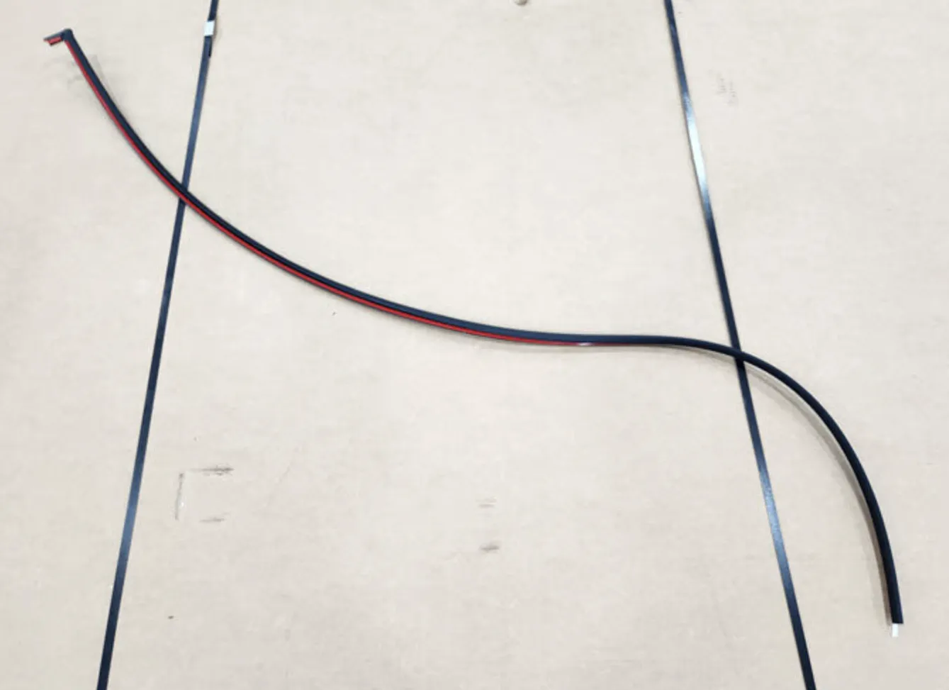 1971904-00-C Ущільнювач бокового краю лобового скла правий WINDSHIELD SIDE EDGE SEAL – RIGHT HAND