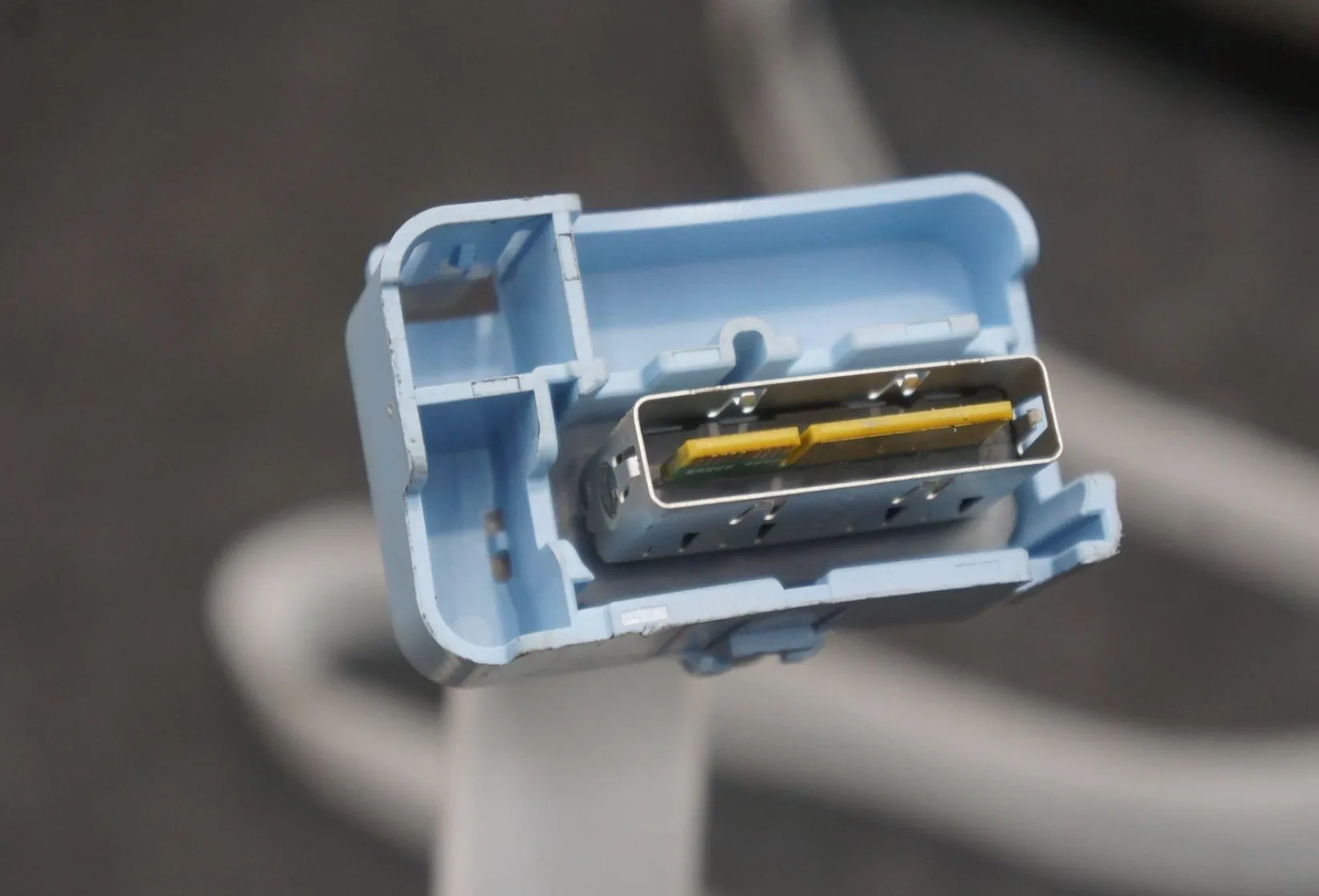 1682221-98-G Жгут середньовольтного центрального каркасу HARNESS-MID VOLTAGE BACKBONE