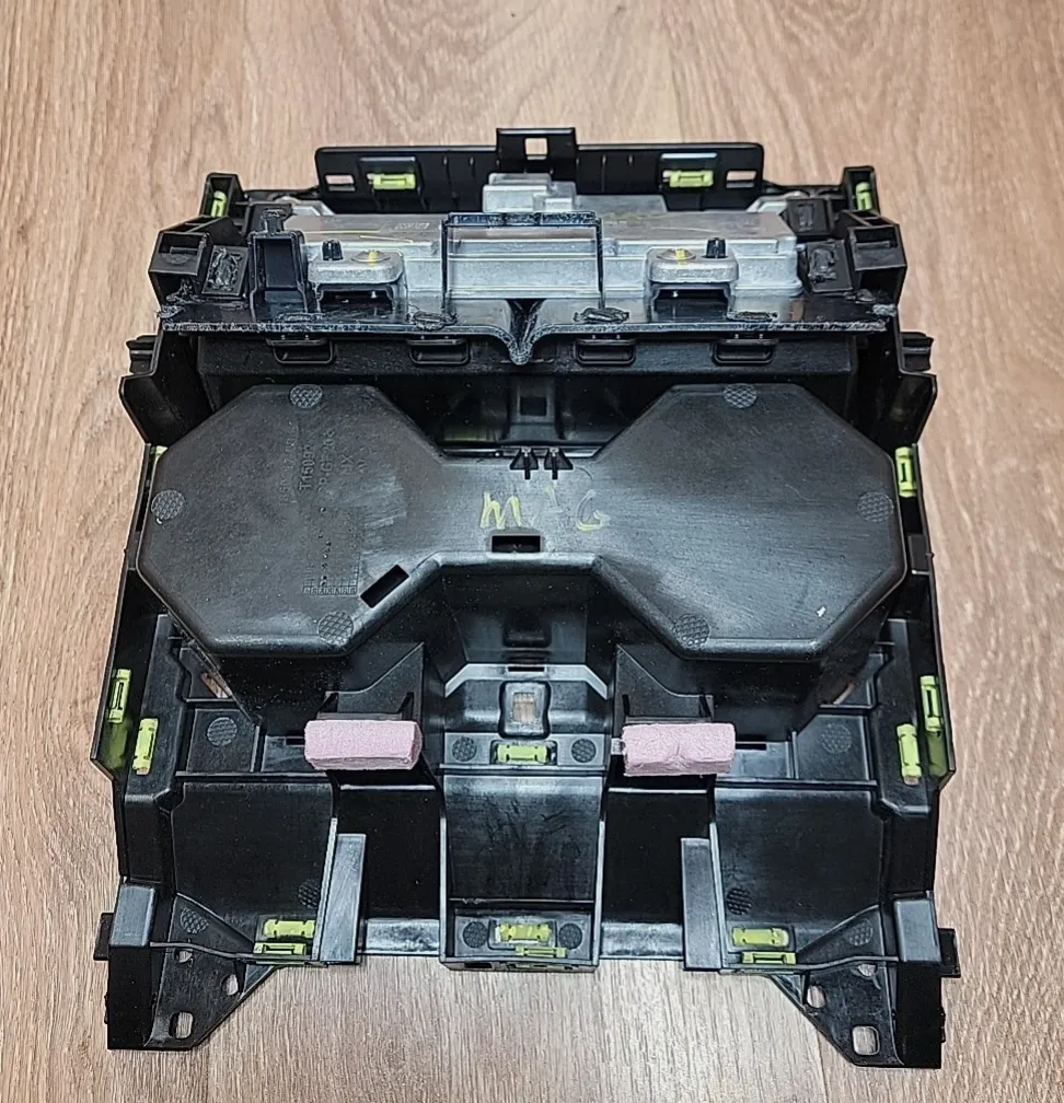 1937204-00-F Підасемблея підстаканника центральної консолі CENTER CONSOLE CUPHOLDER SUB-ASSEMBLY