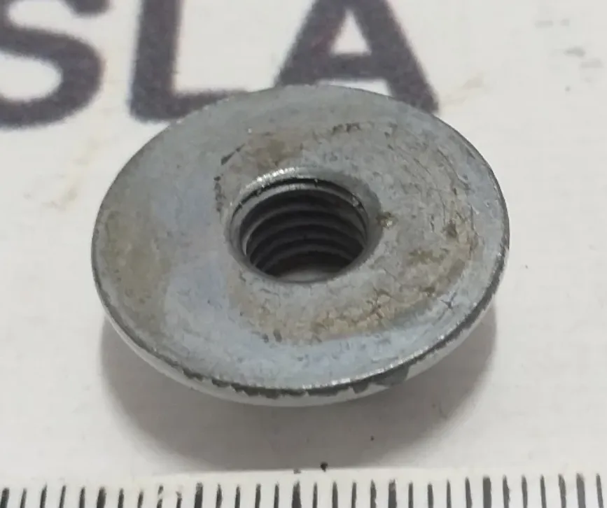 1046842-00-A Гайка фланцева шестигранна M8 клас міцності 10 NUT