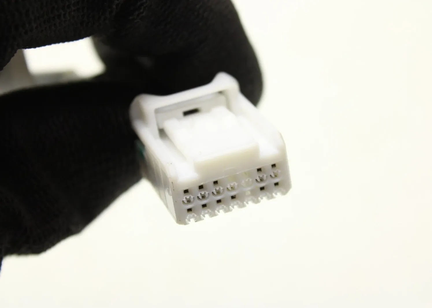 1682255-01-F Жгут обшивки правої стійки A HARNESS-RIGHT A-TRIM