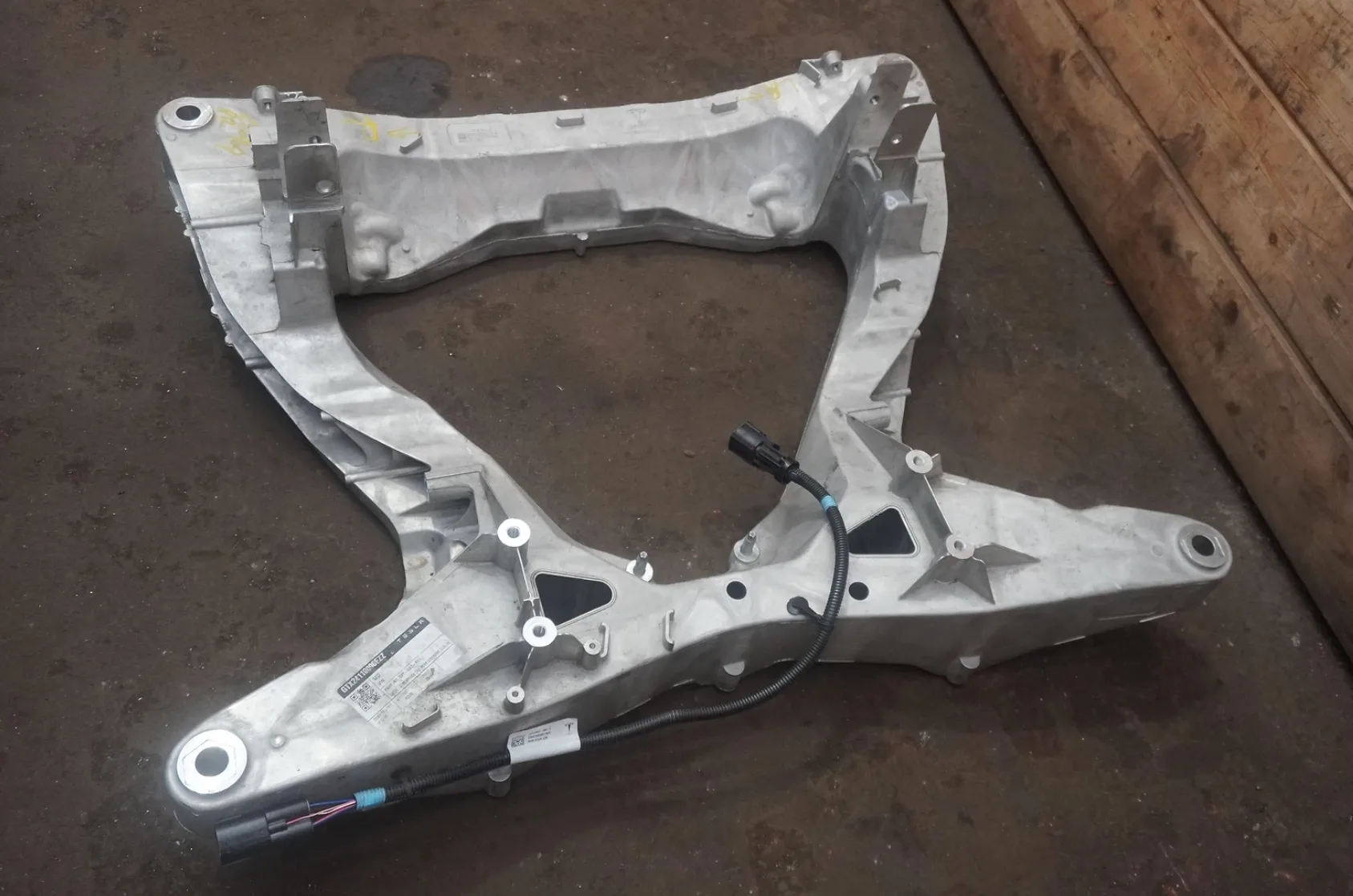 1250562-00-E Задній підрамник REAR SUBFRAME