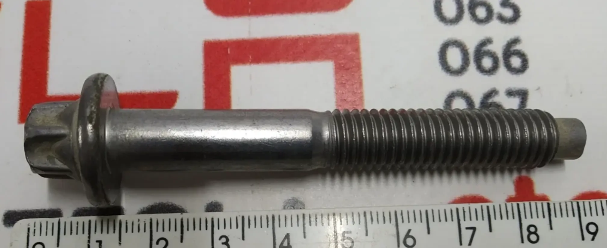 1471189-00-A Болт М10х15х752 BOLT