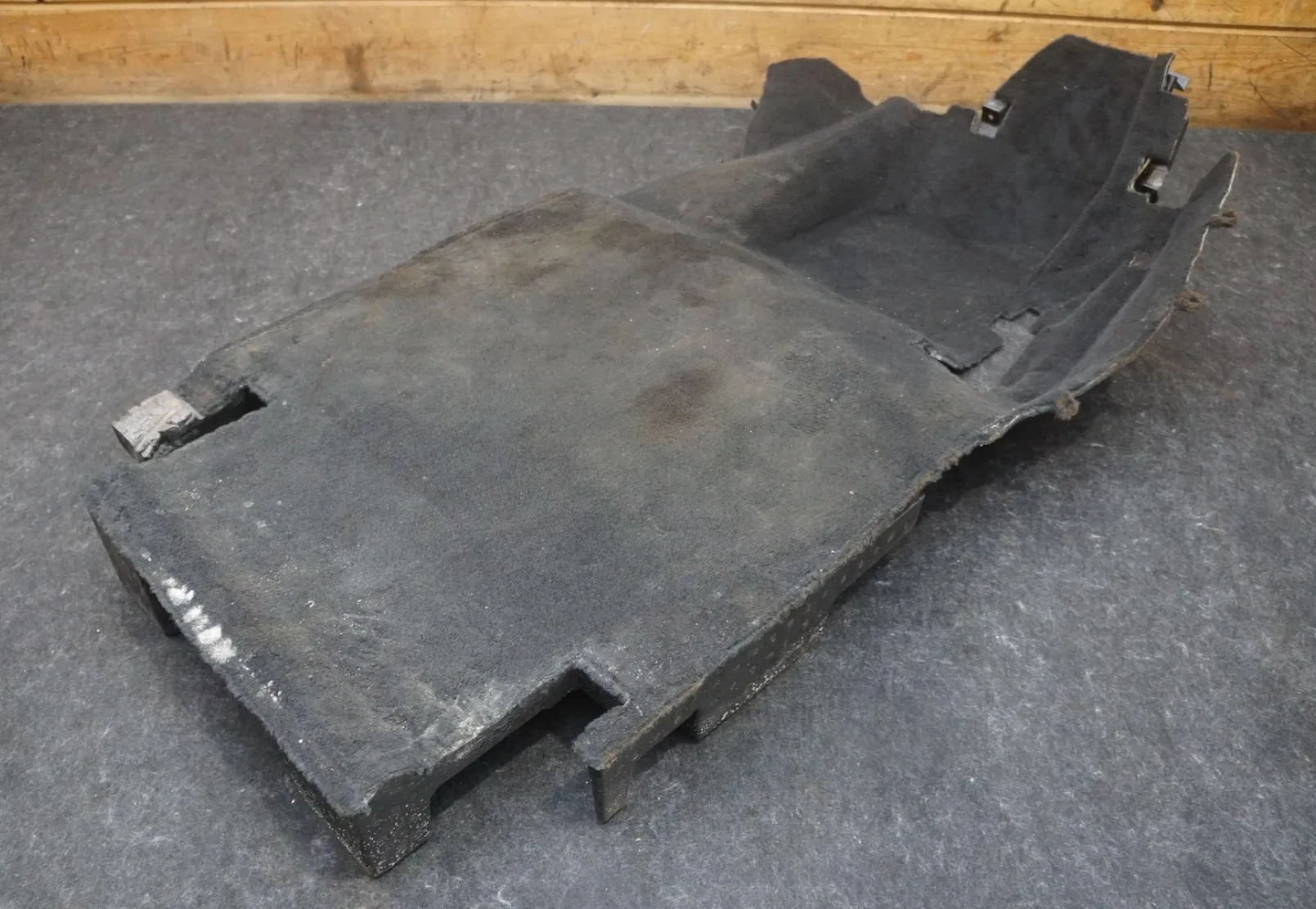 1877857-99-D Збірка килимка водія DRIVER CARPET ASSEMBLY