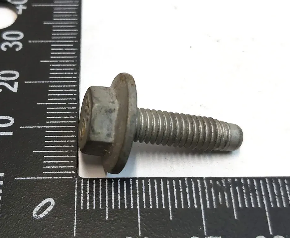 1112246-00-A Болт і шайба M6x22 BOLT AND WASHER