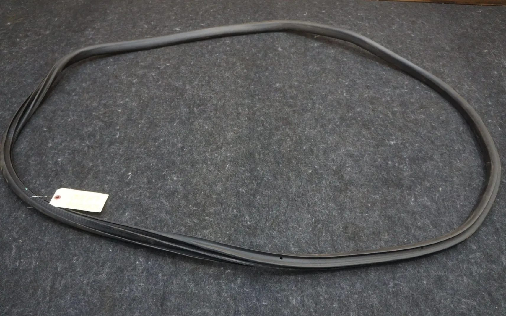 1807547-00-E Основний ущільнювач кузова задній лівий PRIMARY BODY SEAL – REAR – LEFT HAND