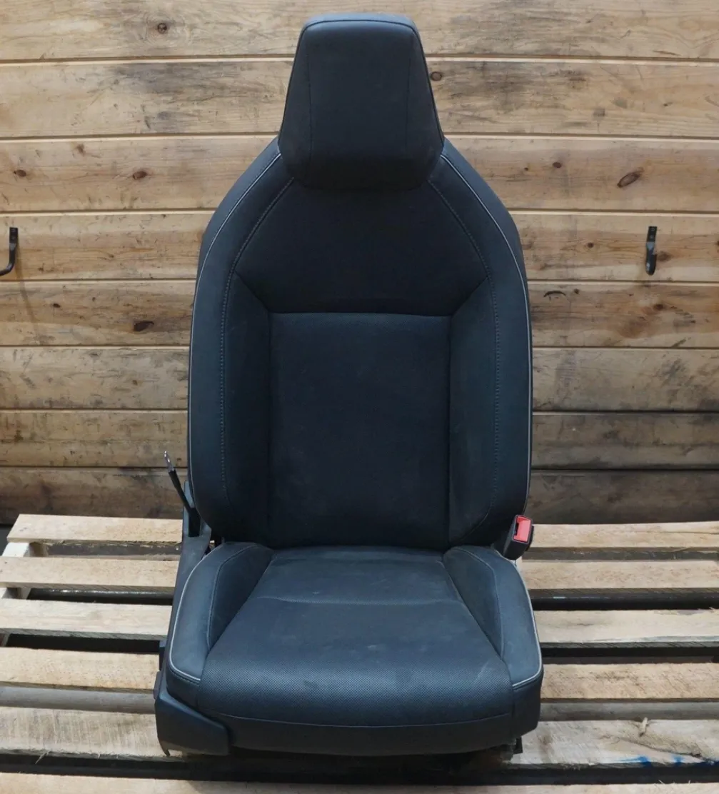 4098762-T1-A Збірка сидіння першого ряду для автомобіля з кермом зліва праве чорного кольору FIRST ROW SEAT ASSEMBLY – LEFT HAND DRIVE – RIGHT HAND – BLACK