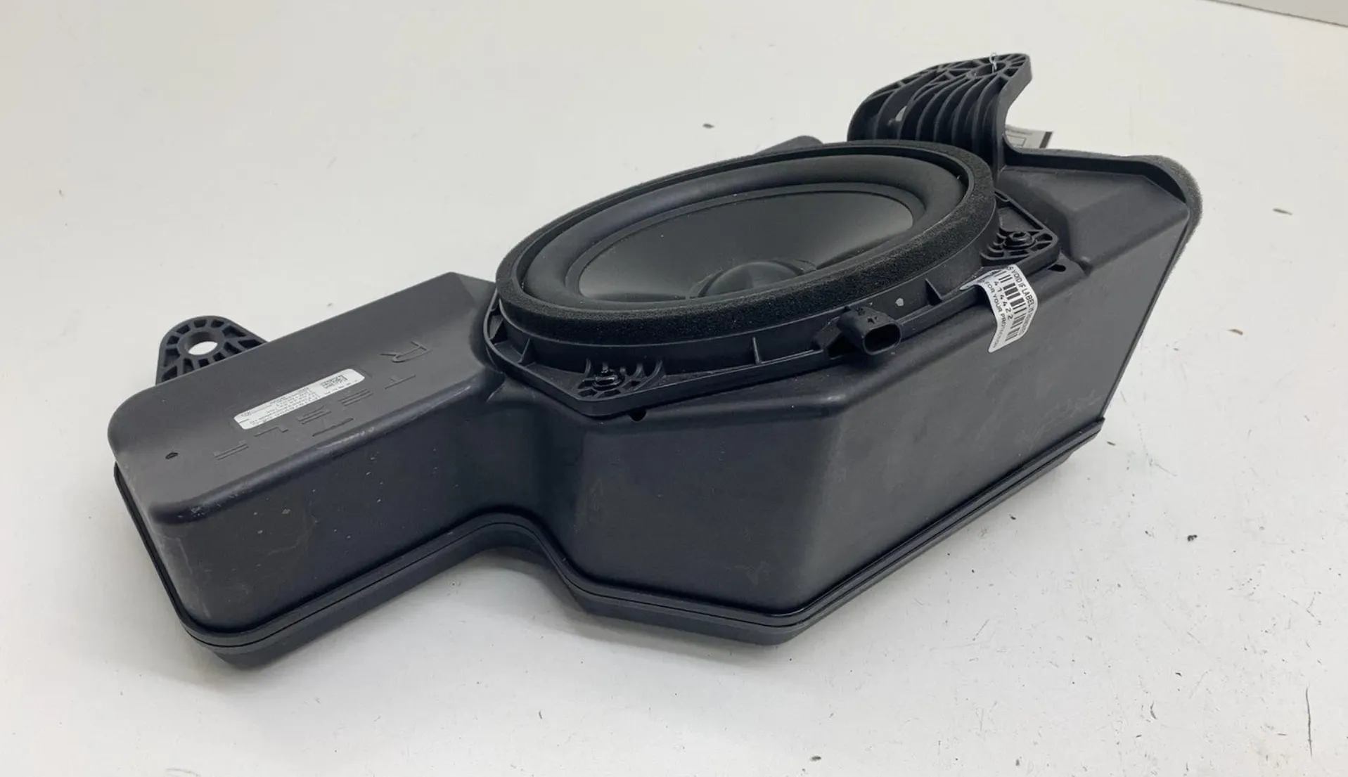 1878995-00-C Сабвуфер 200 мм — права сторона 200MM WOOFER – RIGHT HAND