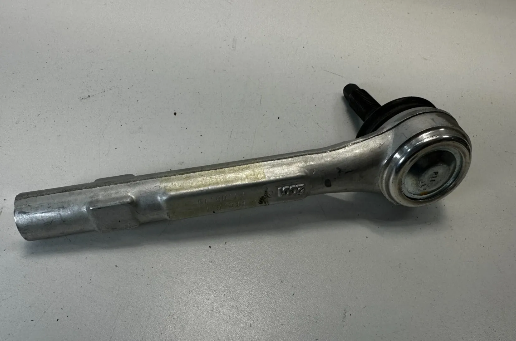 1250846-00-B Зовнішня рульова тяга – права OUTER TIE ROD – RIGHT HAND