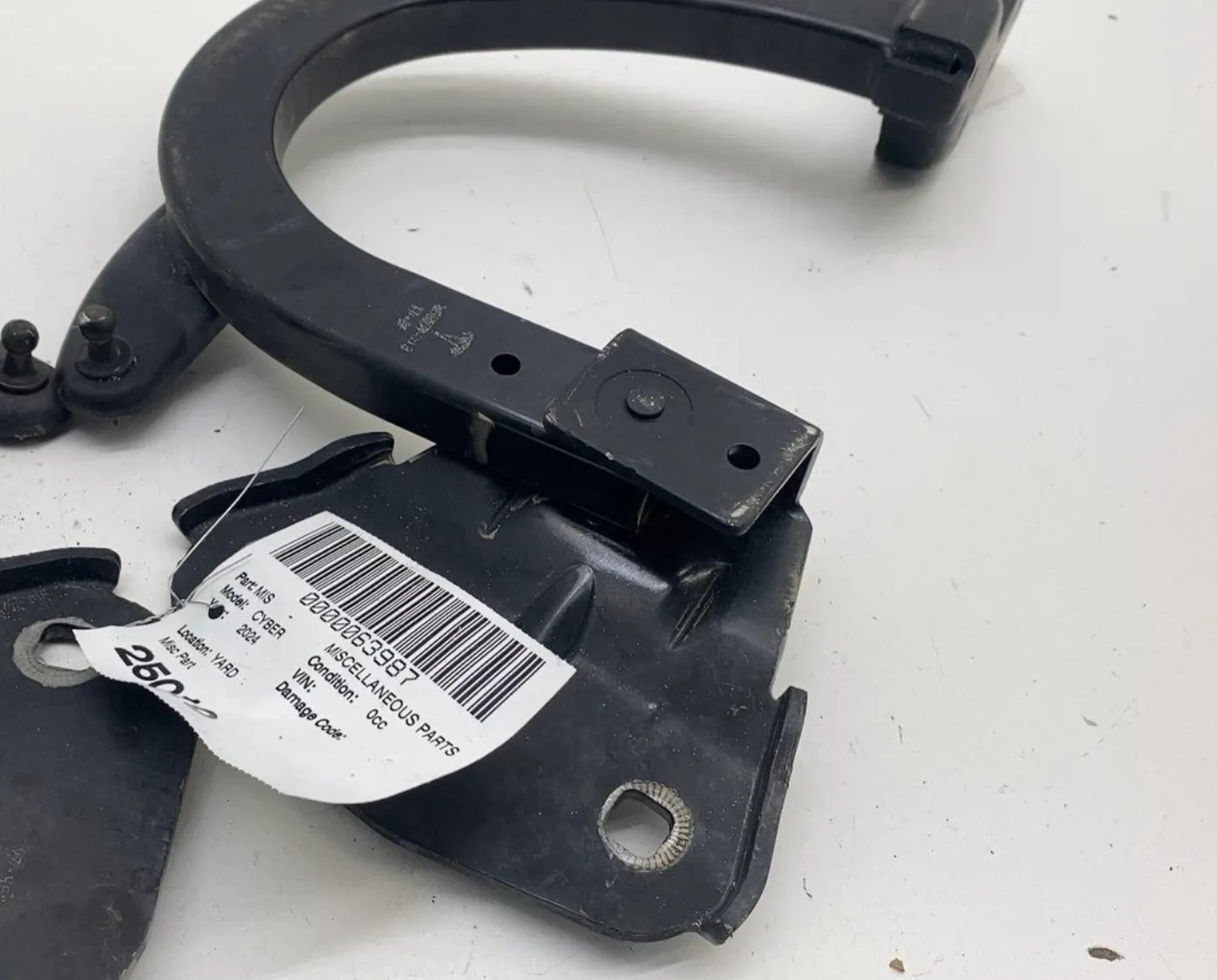 1856560-99-C Права електроприводна петля переднього багажника POWERED FRONT TRUNK HINGE – RIGHT HAND