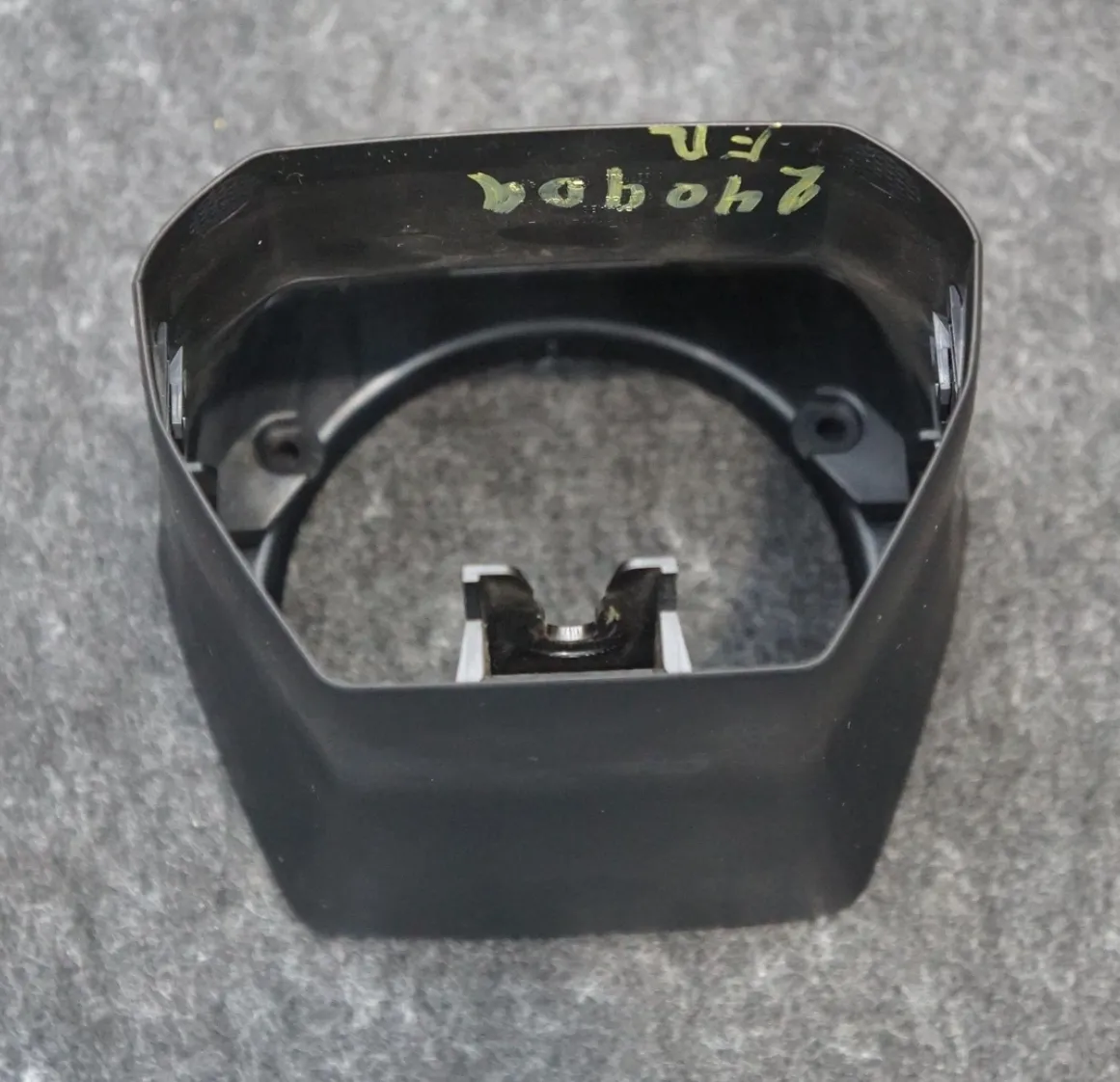 1813020-00-F Верхня облицювальна панель рульової колонки SHROUD UPPER INSTRUMENT PANEL – STEERING COLUMN