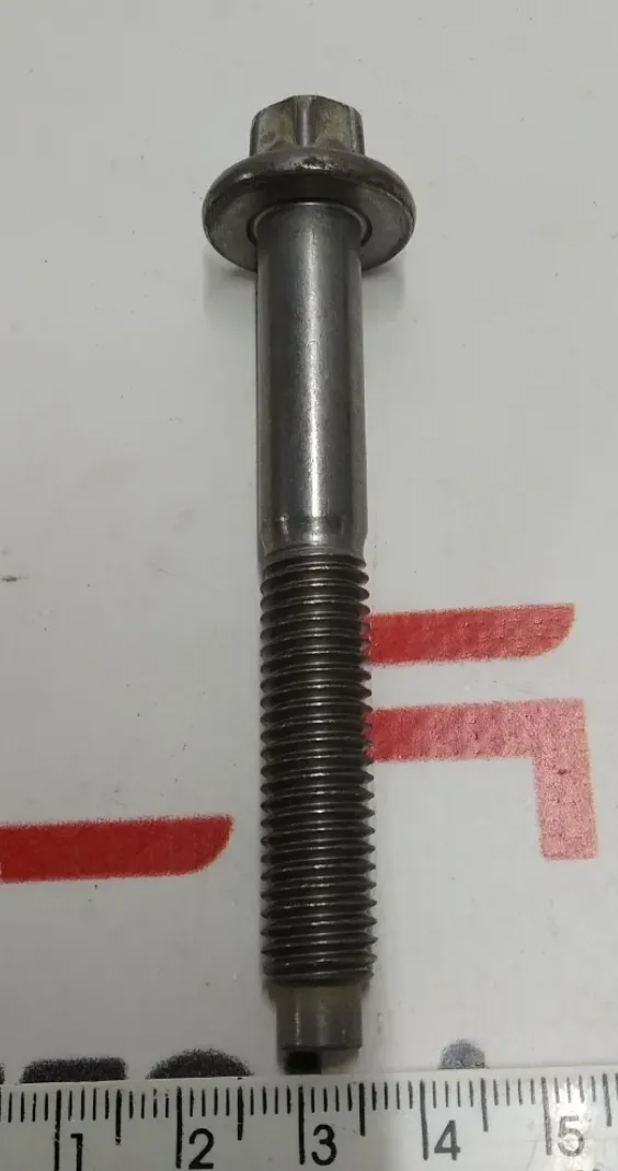 1471189-00-A Болт М10х15х752 BOLT