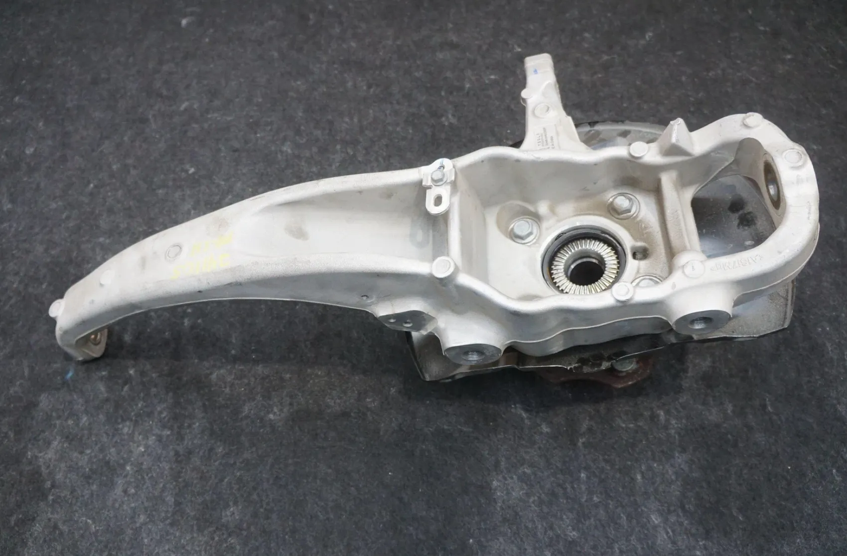 1250315-00-E Передній поворотний кулак у зборі — права сторона FRONT KNUCKLE ASSEMBLY – RIGHT HAND