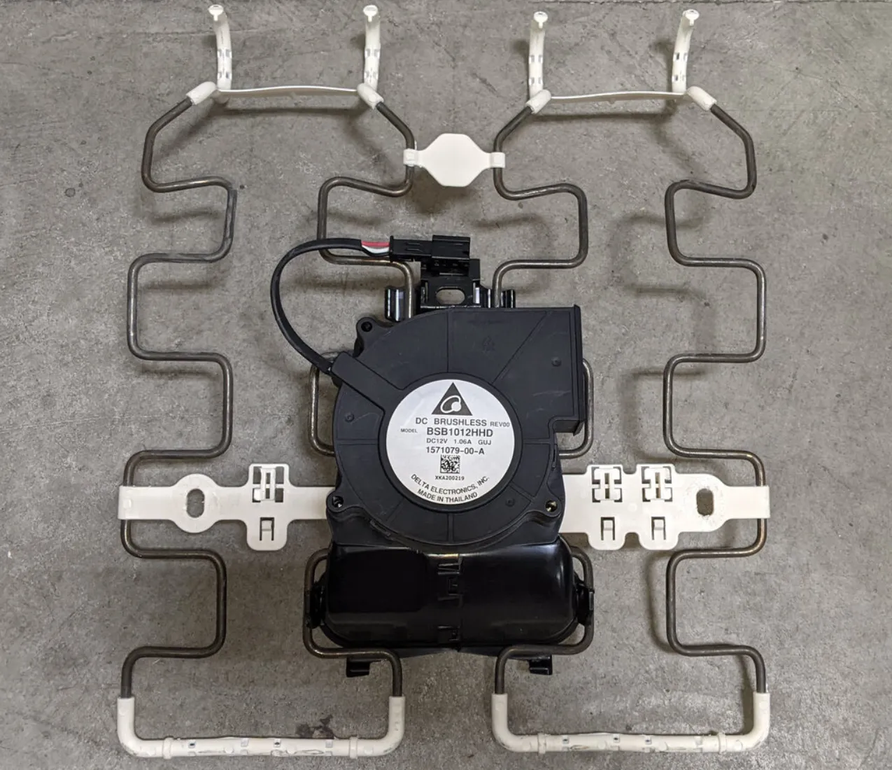 1856023-00-B Підвіска подушки сидіння першого ряду з демпфером FIRST ROW SEAT CUSHION SUSPENSION WITH DIP