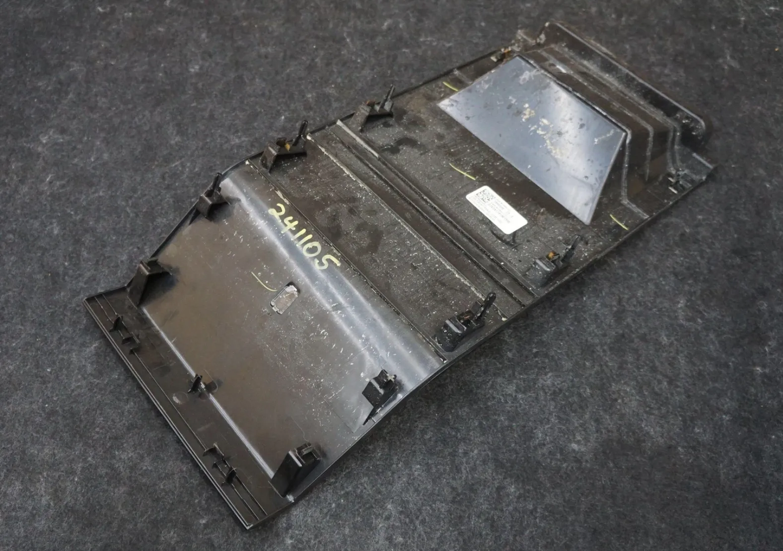 1850330-00-E Передня панель — збірка FRONT PANEL ASSEMBLY