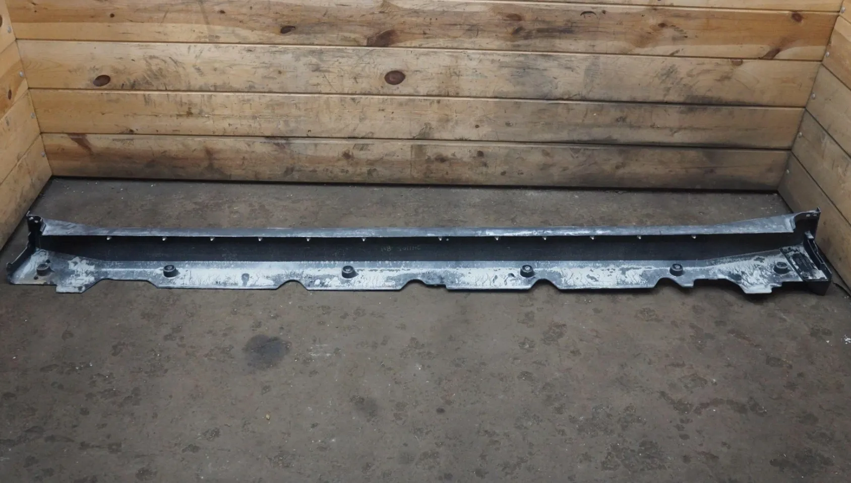 1816599-00-C Збірка клапанної кришки (кришки рокера) — права сторона ROCKER COVER ASSEMBLY – RIGHT HAND