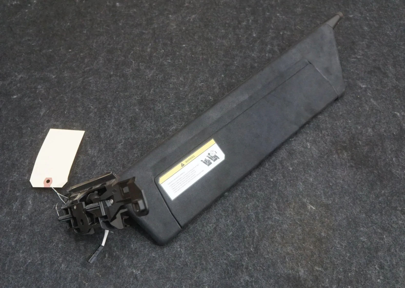 1949998-00-E Комплект сонцезахисного козирка — лівий бік  SUN VISOR ASSEMBLY – LEFT HAND