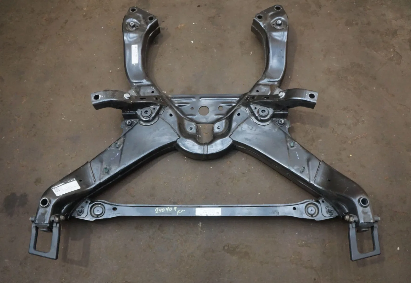 1250521-00-D Передній підрамник FRONT SUBFRAME