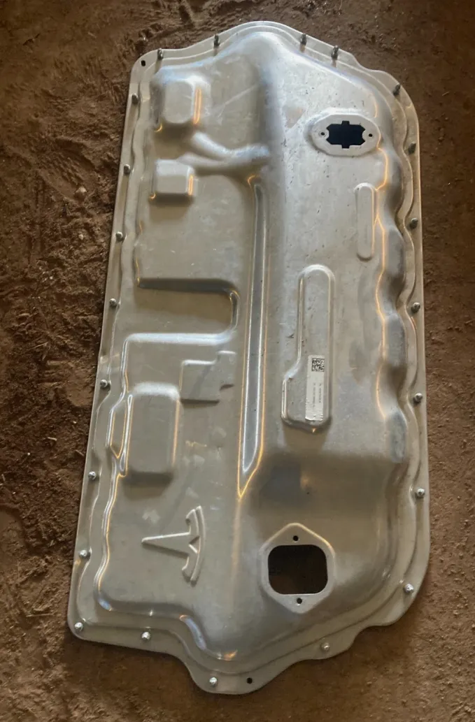 1815704-00-B Кришка допоміжного відсіку ANCILLARY BAY COVER