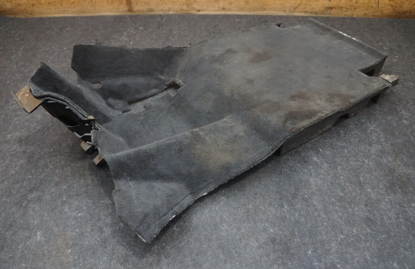 1877857-99-D Збірка килимка водія DRIVER CARPET ASSEMBLY