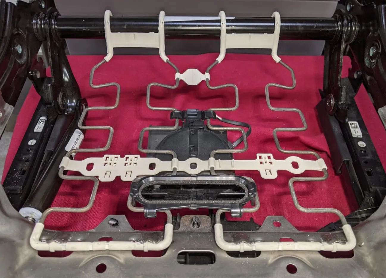 1856023-00-B Підвіска подушки сидіння першого ряду з демпфером FIRST ROW SEAT CUSHION SUSPENSION WITH DIP