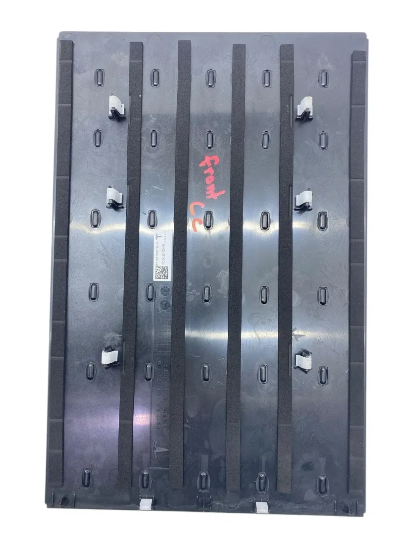 1977830-00-B Центральна підлогова накладка — верхня CENTER FLOOR TRIM – UPPER