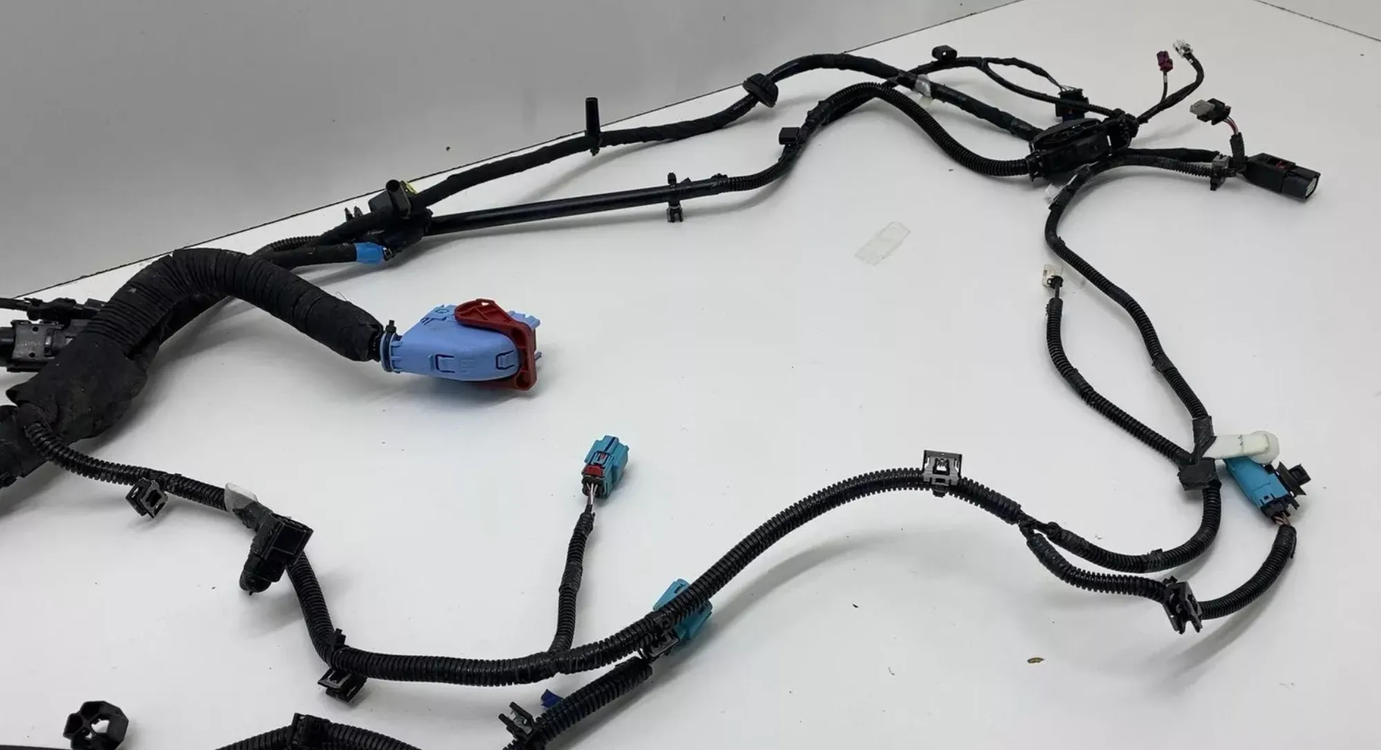 1812970-01-H Жгут правого переднього багажника – супергорн HARNESS-RIGHT FRUNK-SUPERHORN