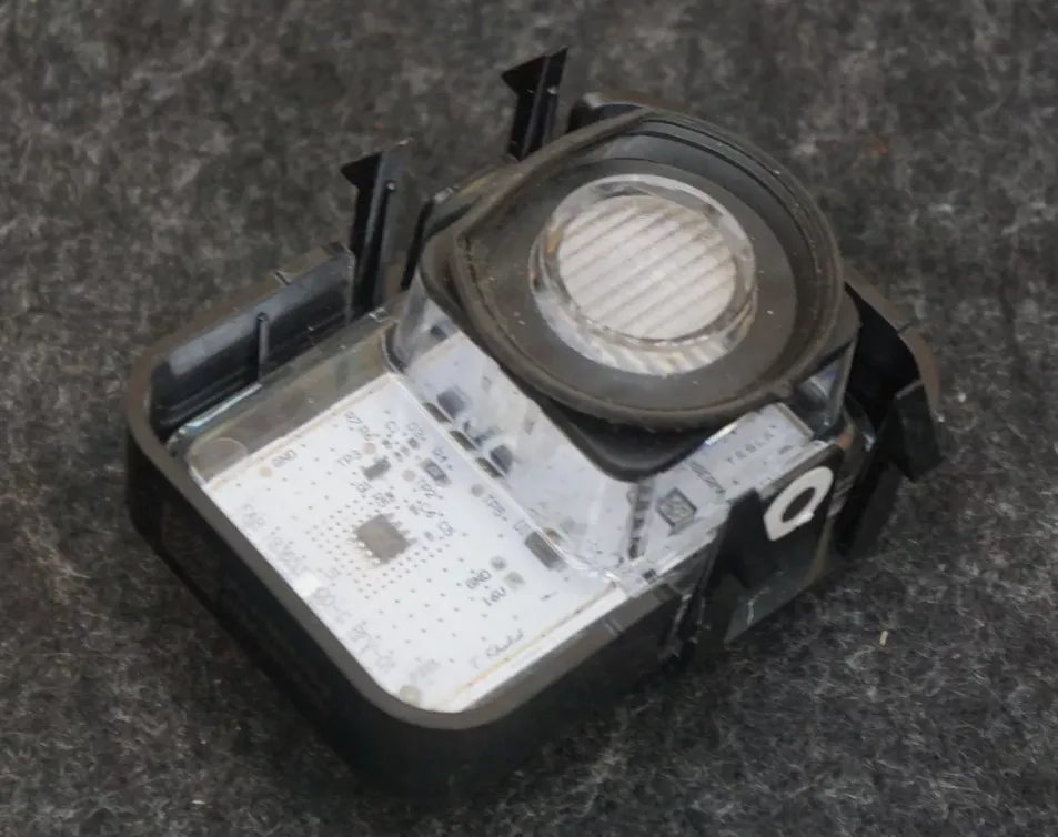 1875686-00-E Лампа переднього багажника (франка) FRUNK LAMP