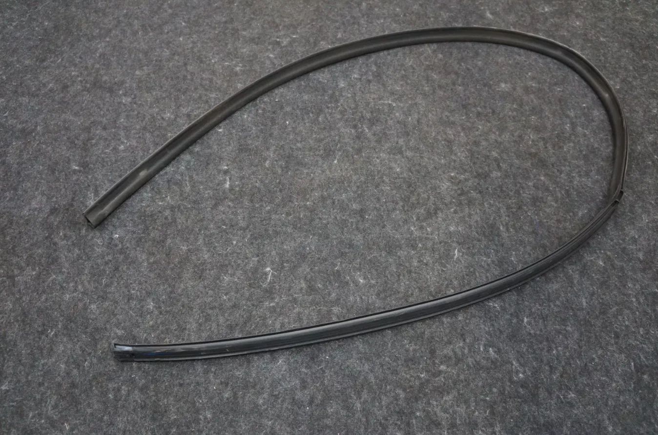 1807549-00-B Ущільнювач даху лівий HEADER SEAL – LEFT HAND