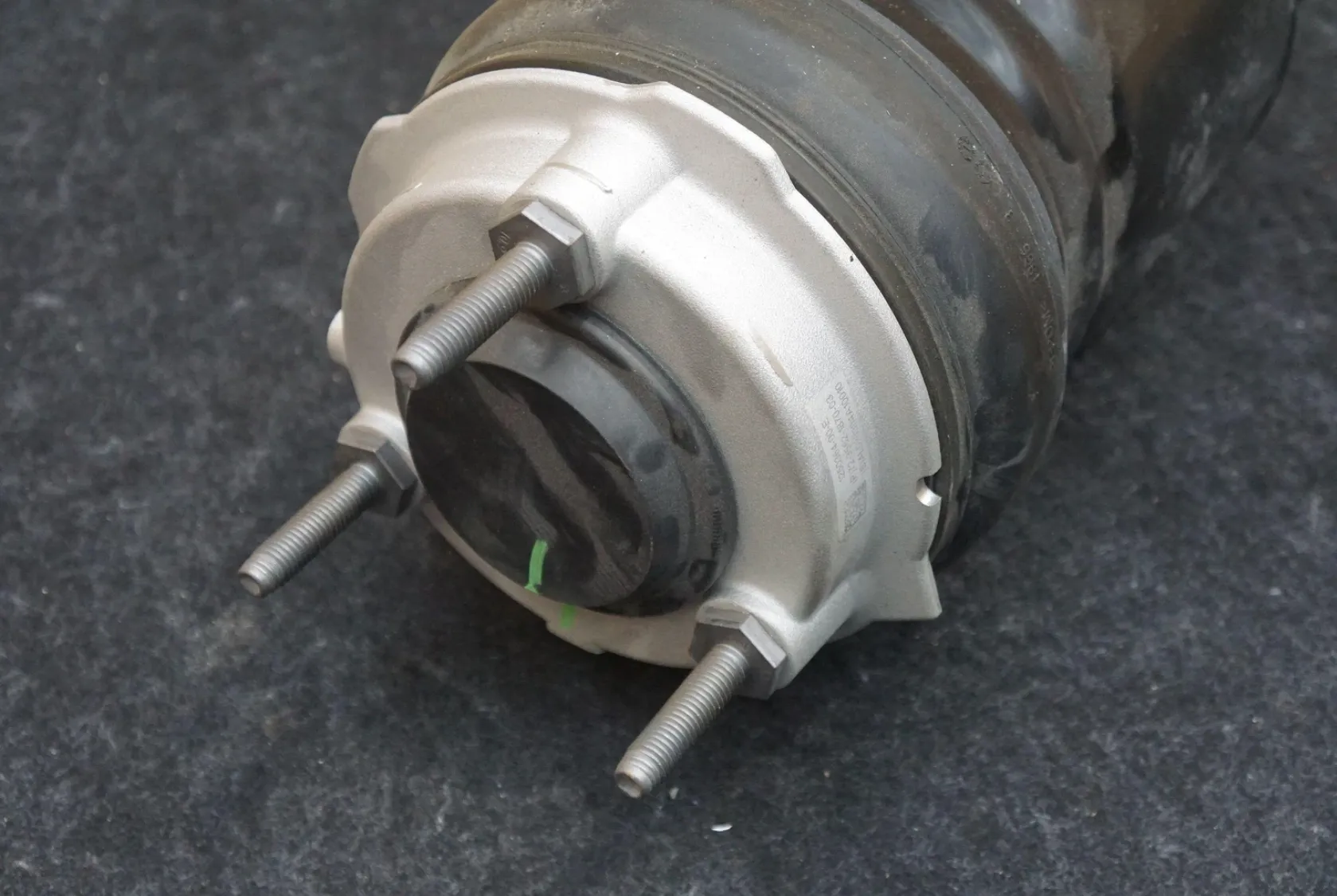 1250366-00-E Передній модуль пневматичної пружини — права сторона FRONT AIR SPRING MODULE – RIGHT HAND