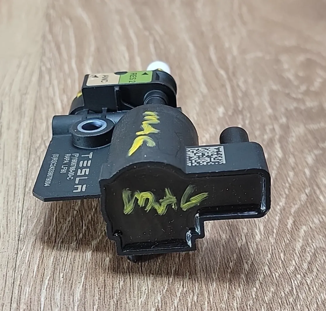 1906788-00-C Клапанний блок SCUBA у зборі SCUBA VALVE BLOCK ASSEMBLY