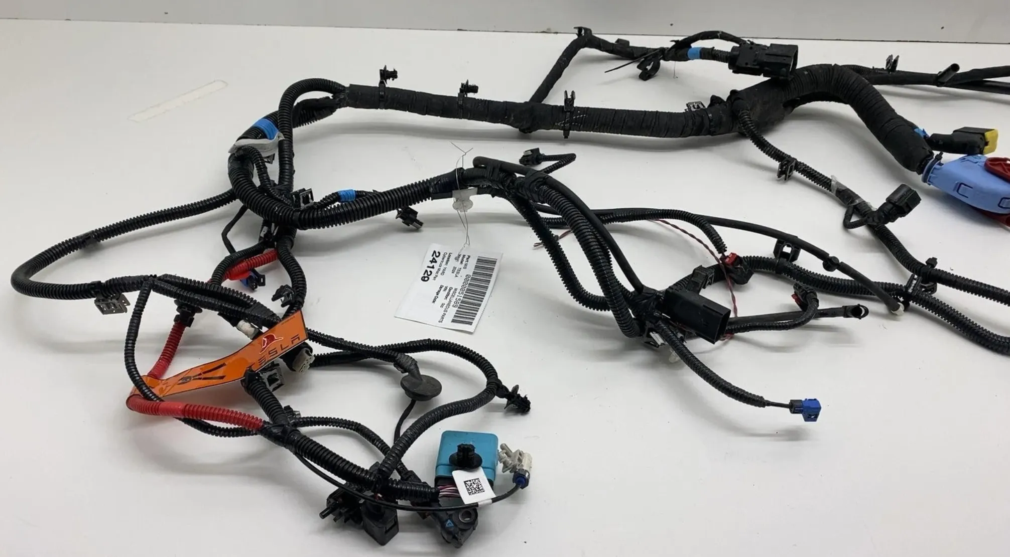 1812970-01-H Жгут правого переднього багажника – супергорн HARNESS-RIGHT FRUNK-SUPERHORN