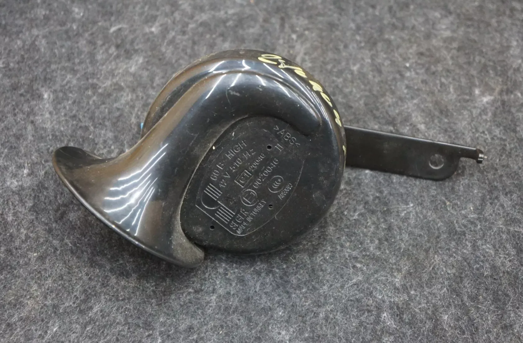 1877431-00-B Сигнал низького тону права сторона у зборі HORN ASSEMBLY-HIGH TONE-RIGHT HAND